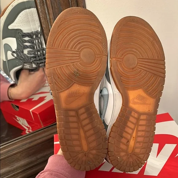 Nike Gray and White Dunk low GS - Picture 5 of 6